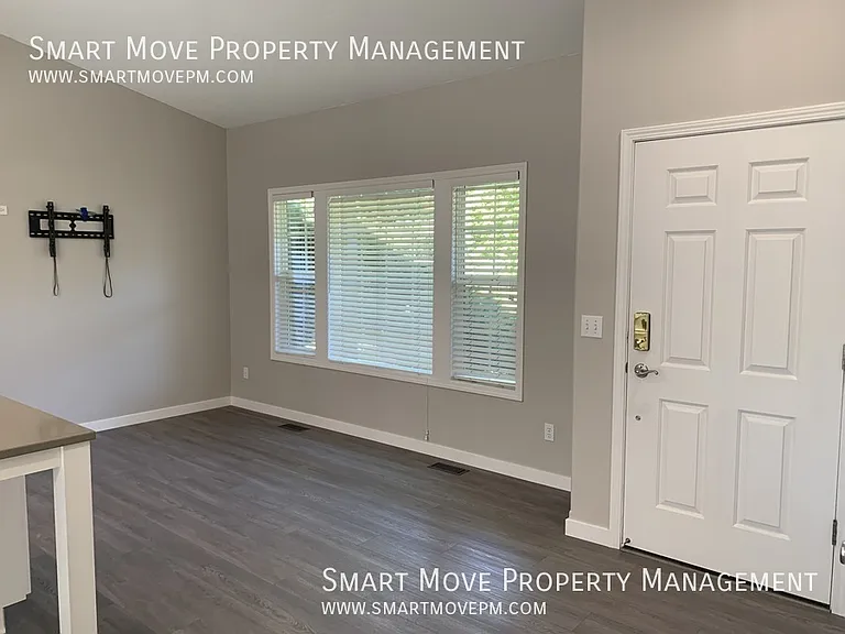 2321 E Mugo St — Photo 6