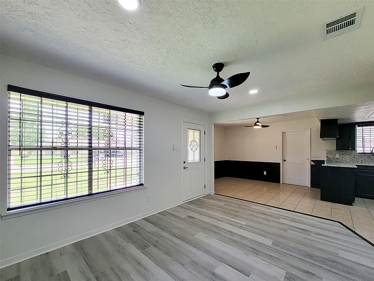 10614 Bainbridge St — Photo 6