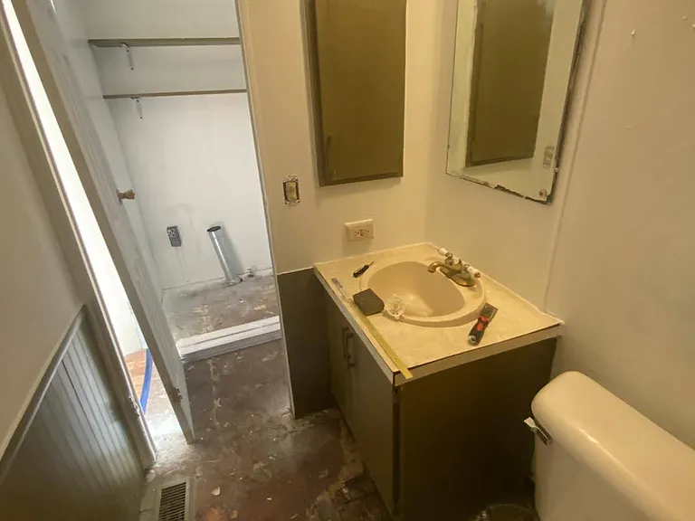 200 N Pine St #35 — Photo 6