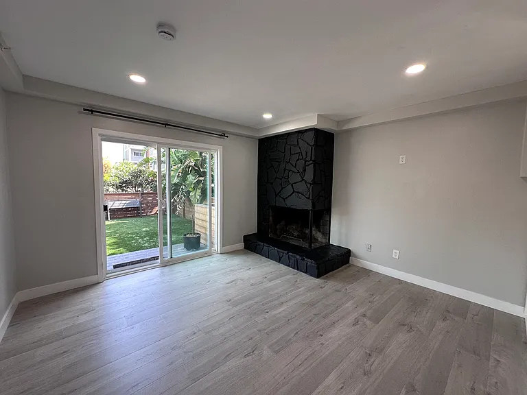 2014 Carnegie Ln #1 — Photo 7