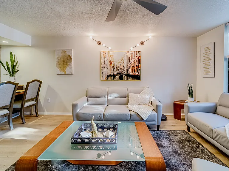 701 S Madison Ave #212 — Photo 9