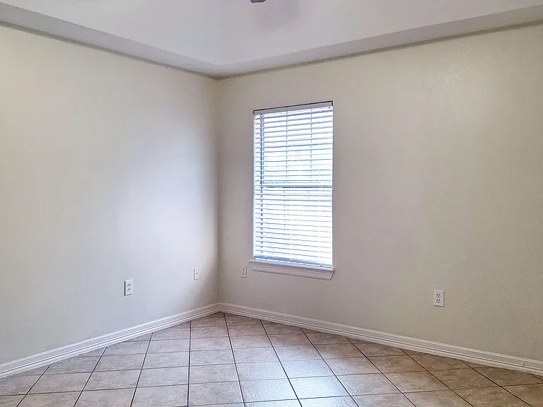 2118 Aruba Dr #4 — Photo 11