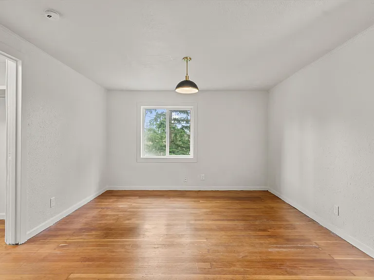 7015 N Greeley Ave #B — Photo 33