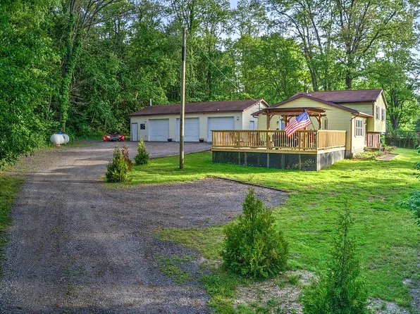 13239 Riverside Dr, Constantine, MI 49042