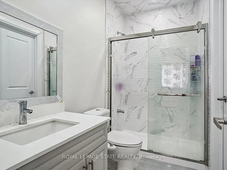 251R King St E — Photo 12