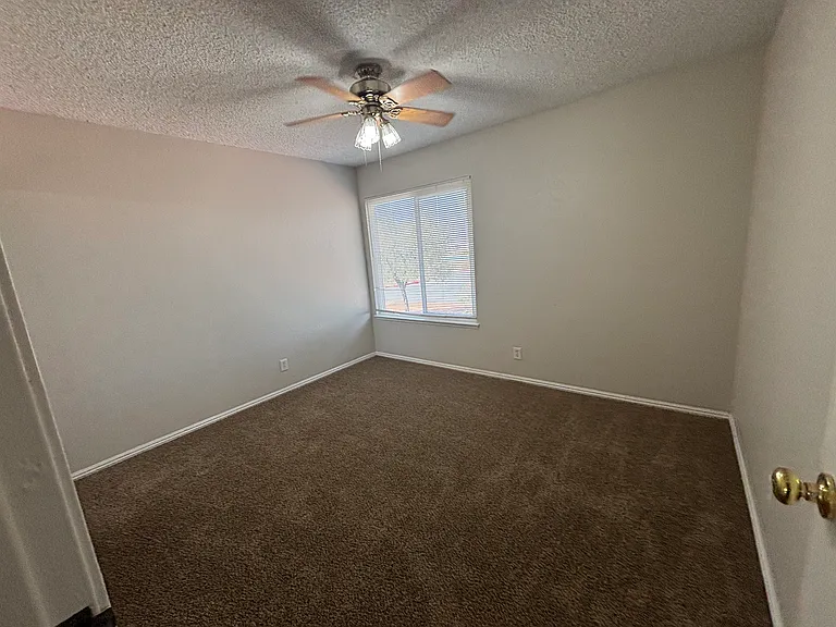 305 E Van Wagenen St — Photo 10