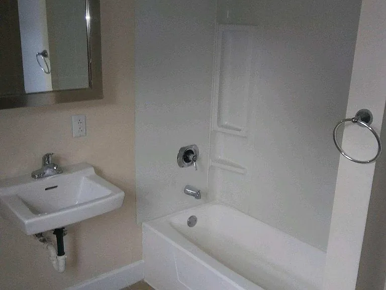 110 W Main St #5 — Photo 5