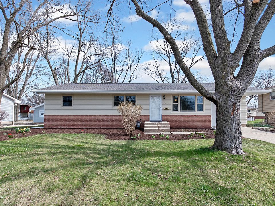 1st image of 631 N Edgelawn Dr