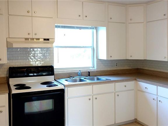 5th image of 520 Granby St