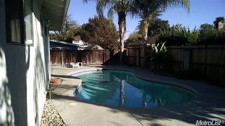 2nd image of 1026 Floyd Ave