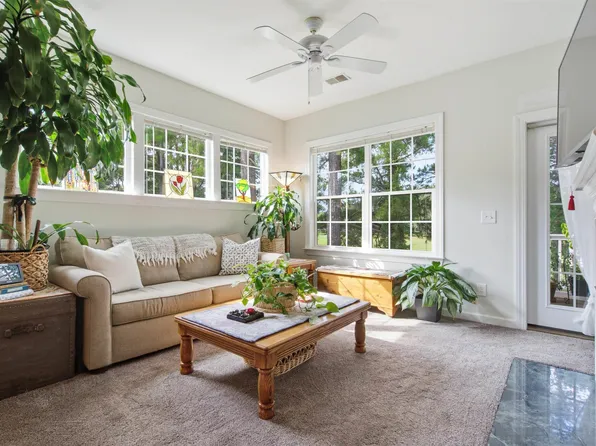 182 Golfview Ln, Summerville, SC 29485