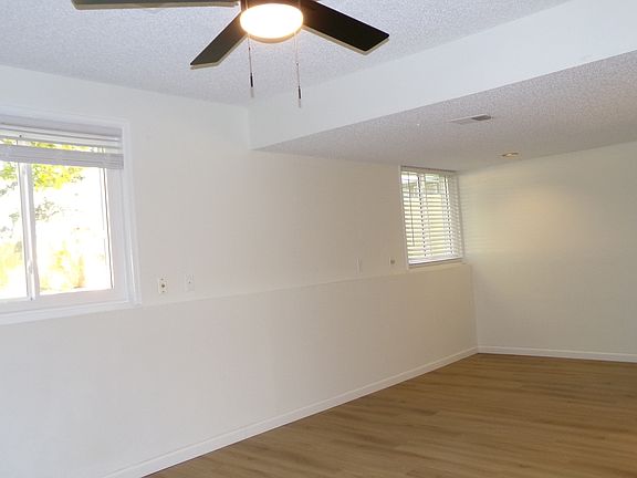 4th image of 924 Queens Ct
