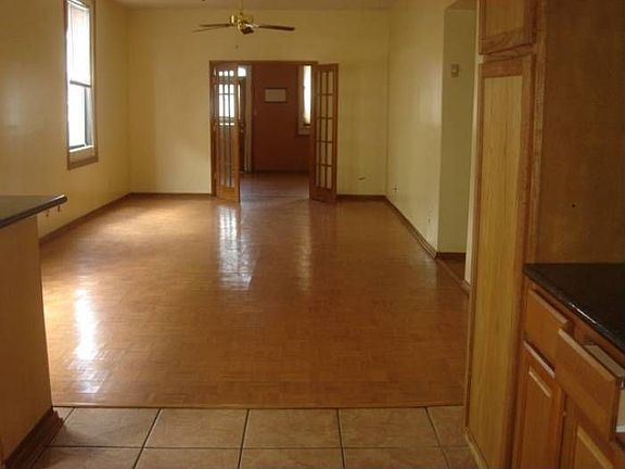 2nd image of 1522 Port St