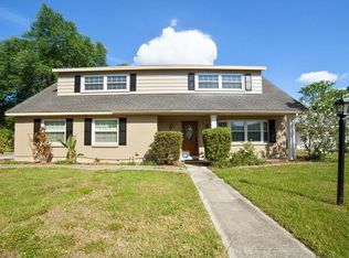 8305 N Flintrock Ct, Tampa, FL 33615