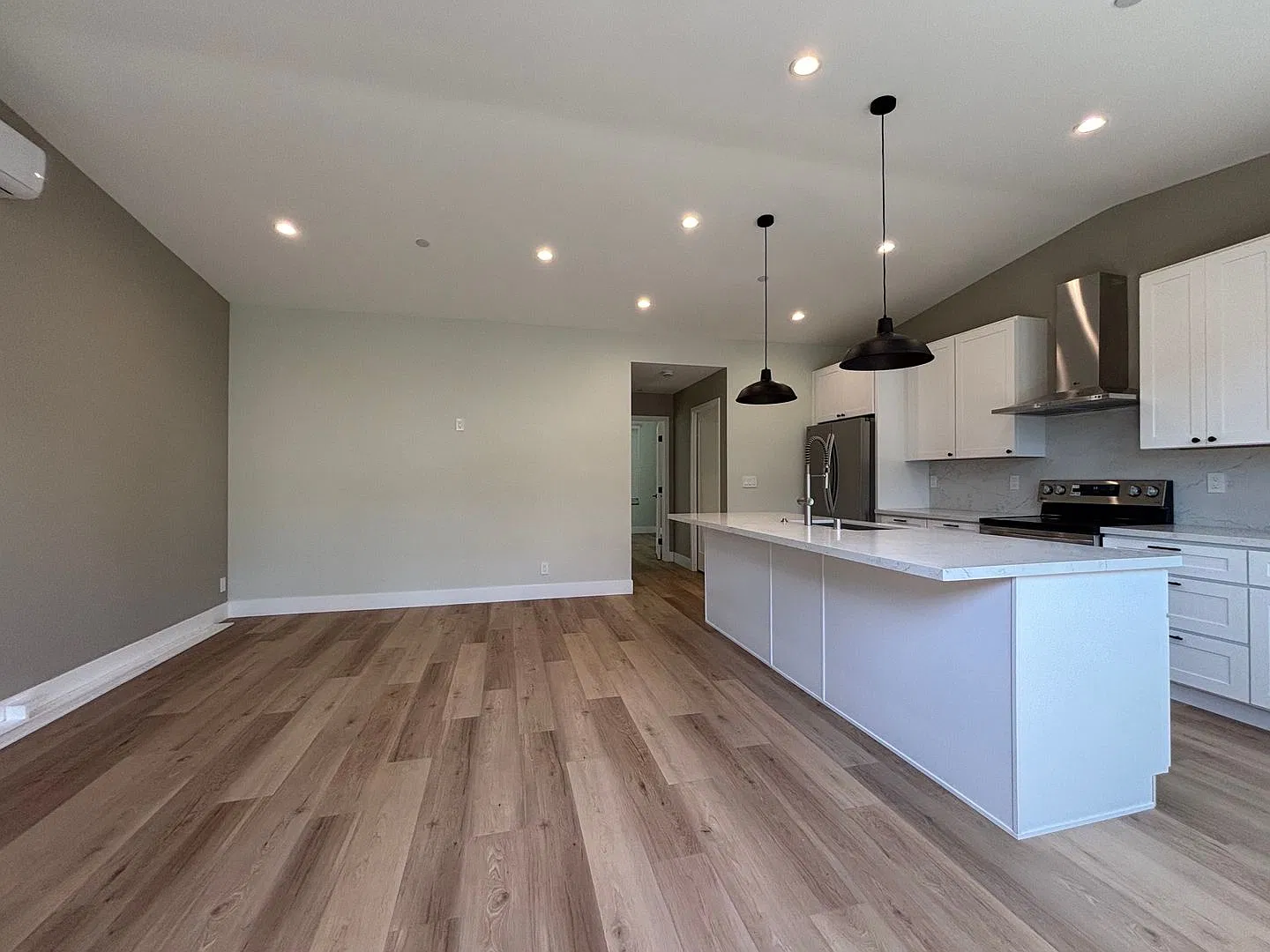 716 Center St — Photo 4