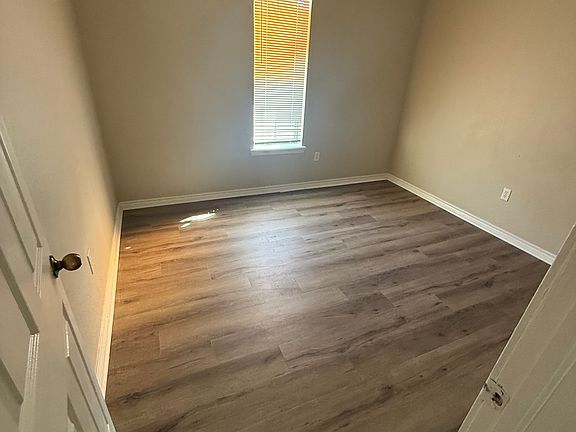 3rd image of 509 N K St