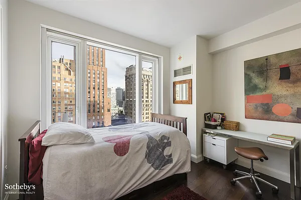 Sold by Sotheby's International Realty | media 11