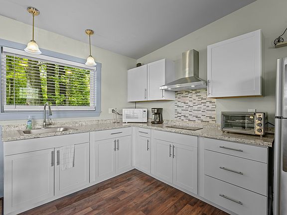 4th image of 2116 Las Flores Ln