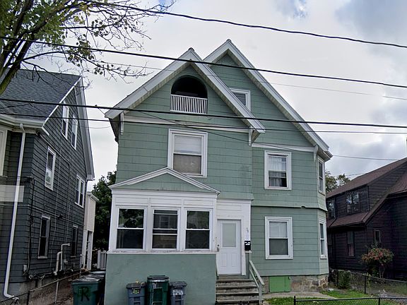 3rd image of 39 Pratt St