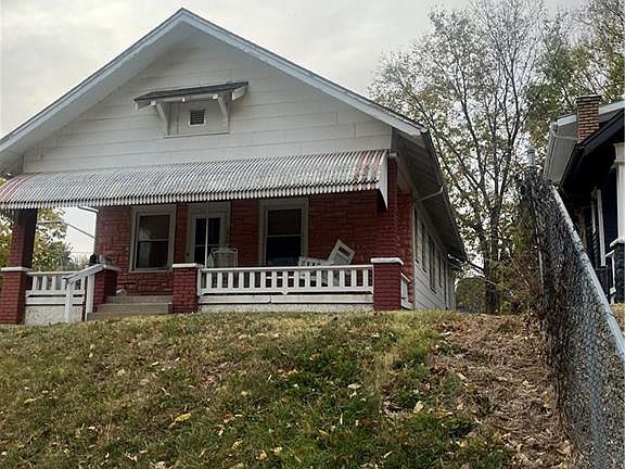 2nd image of 2400 N 12th St