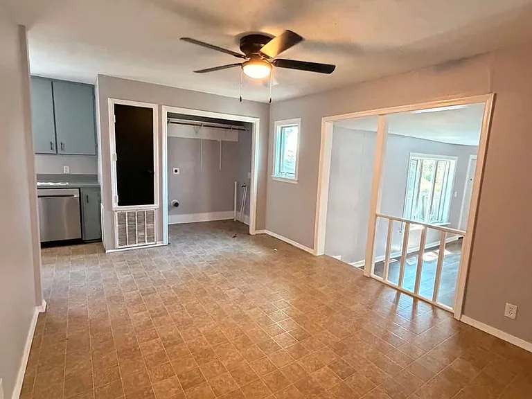 3414 Oak Ridge Dr — Photo 5
