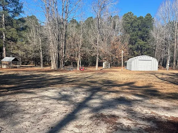 326 W Waterway Dr, Belhaven, NC 27810