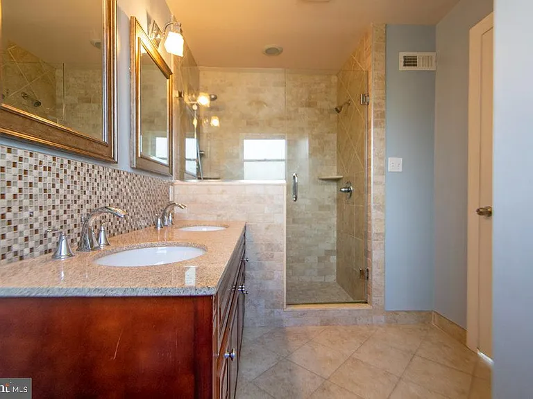 2147 Ellsworth St — Photo 12