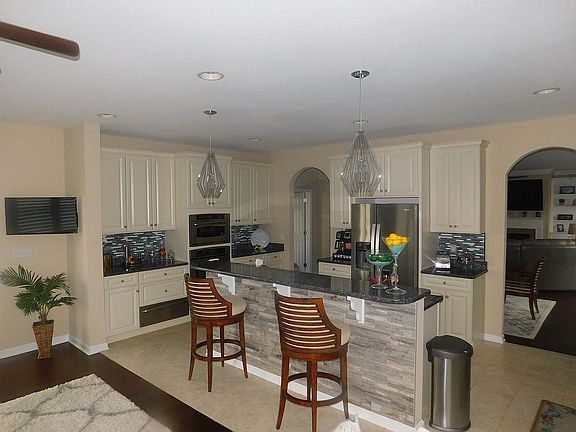 5th image of 38415 Boxwood Ter Unit 301