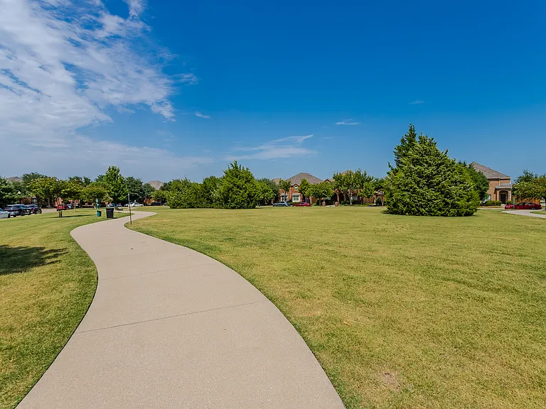 4924 Stray Creek Ln — Photo 32