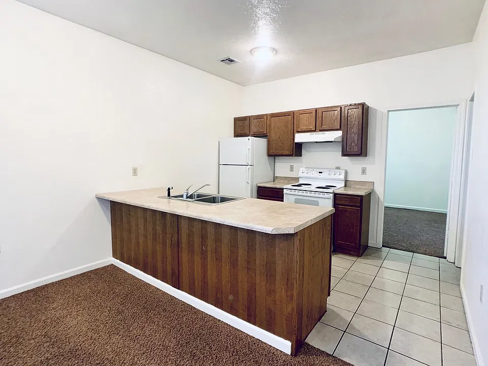 706 9th Ave