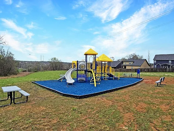 1151 Eagles Bluff Dr — Photo 29