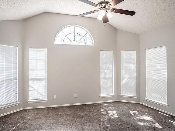 5th image of 2218 Sky Harbor Dr
