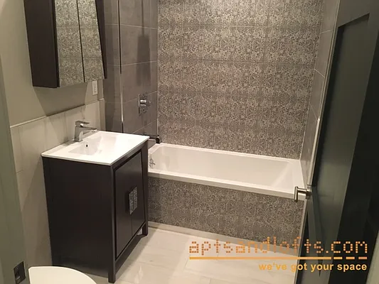 Rented by aptsandlofts.com | media 6