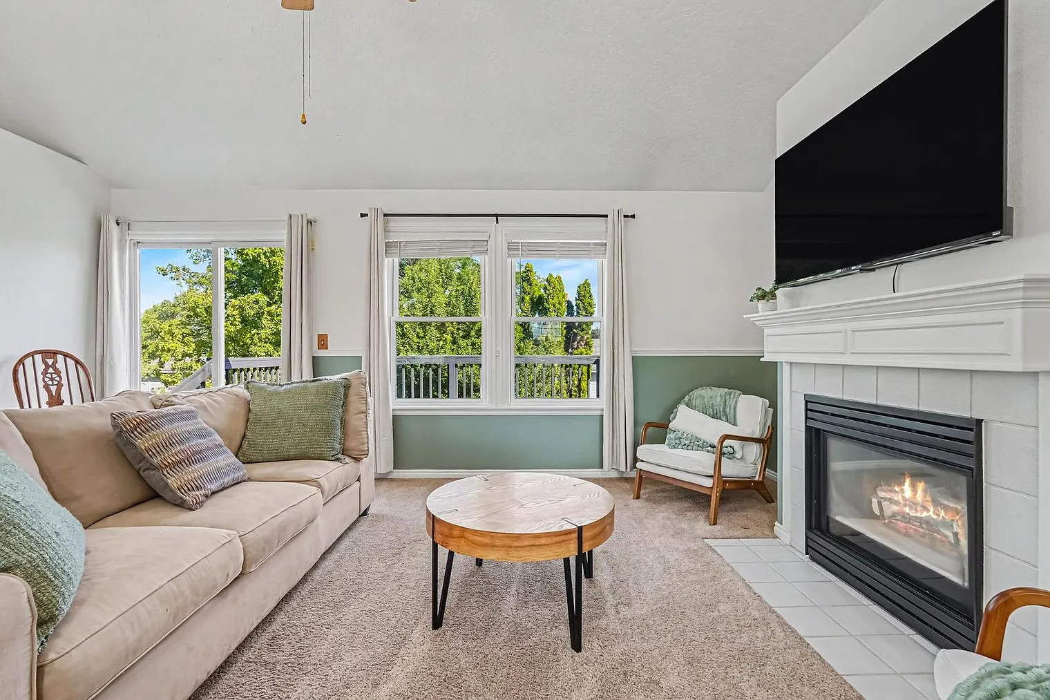 3 bed, 3.0 bath, 1539 sqft, $3,977 — Photo 3