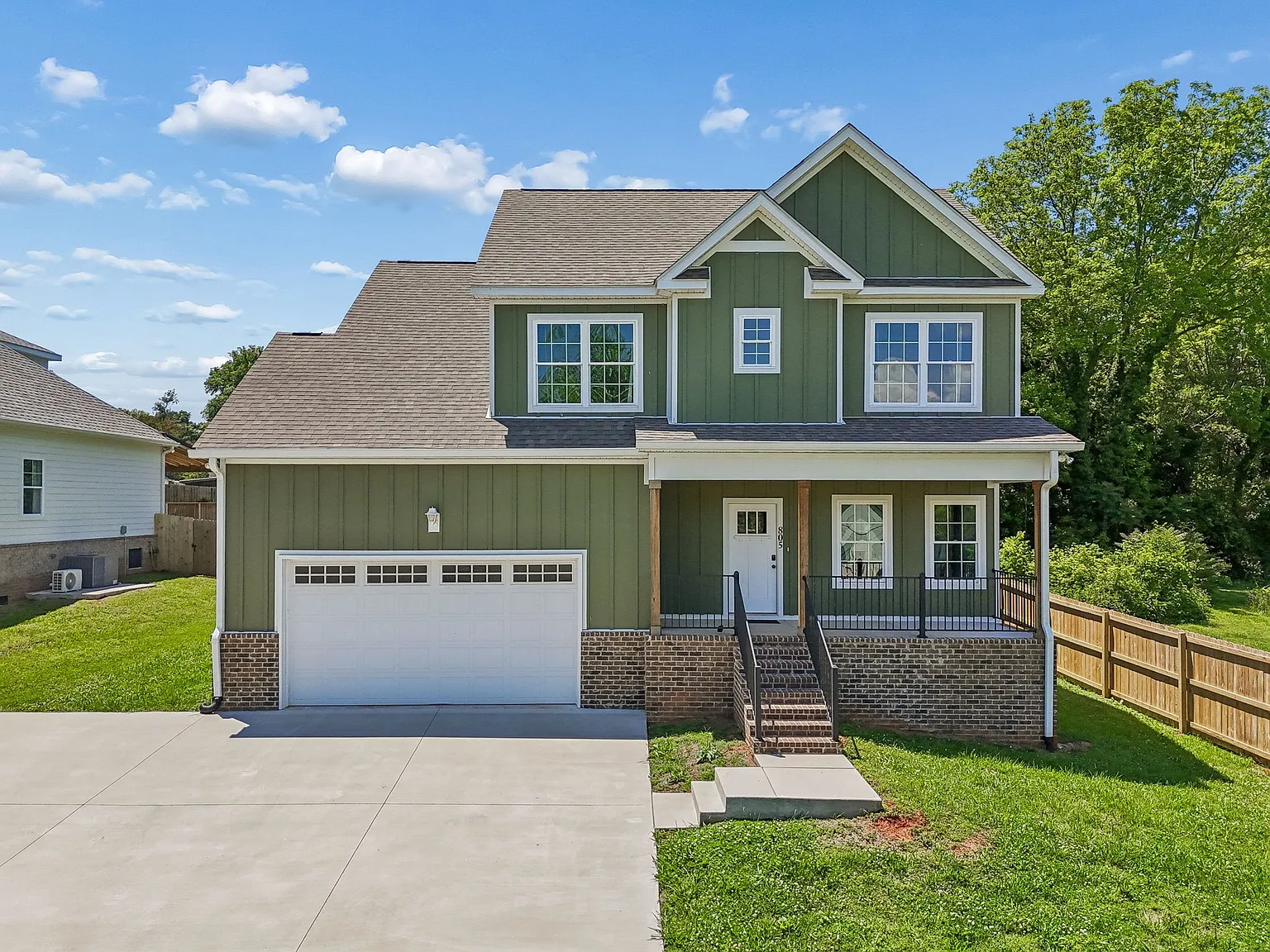 4 bed, 3.5 bath, 2260 sqft, $2,500 — Photo 1