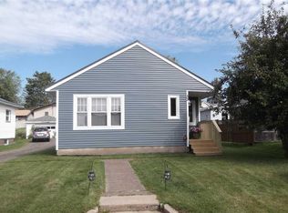 33 5th St, Proctor, MN 55810