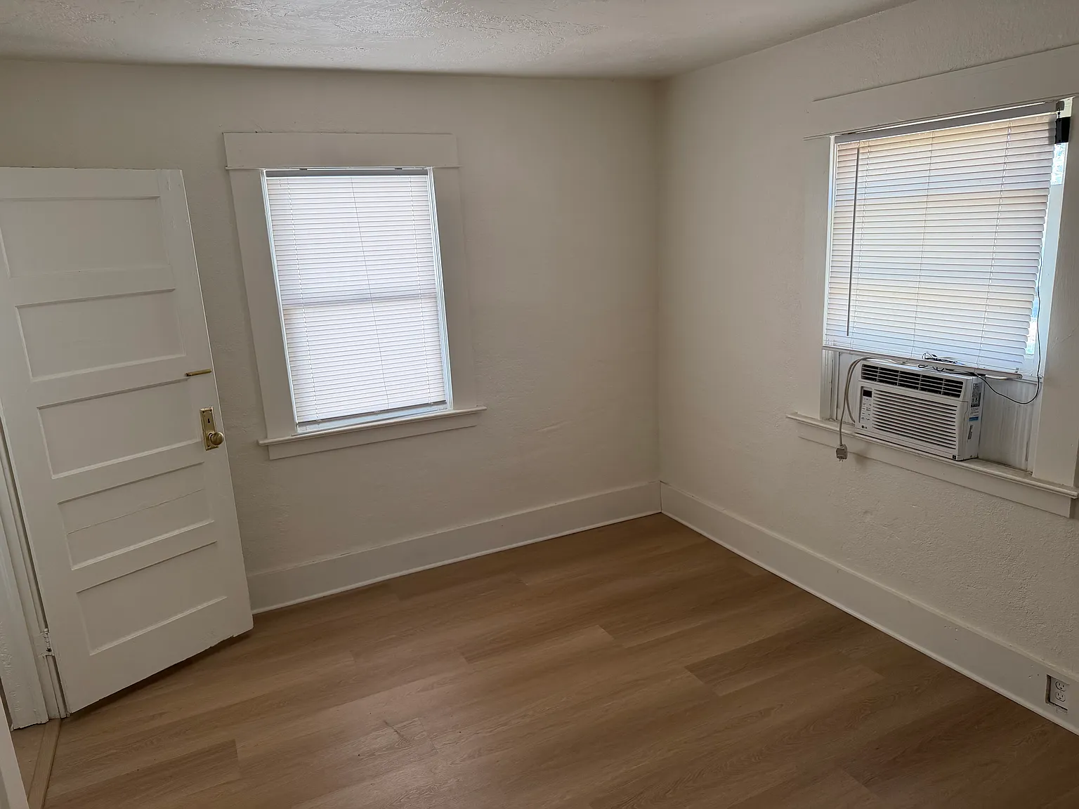 2 bed, 728 sqft, $2,000 — Photo 3