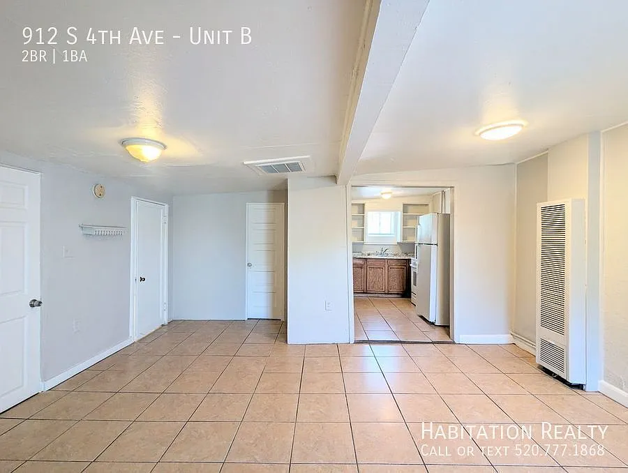 Pleasant 2bd/1bath duplex near Armory Park, south of Downtown Tucson! — Photo 2