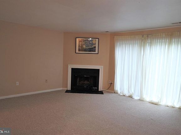 3rd image of 18 Dudley Ct #9