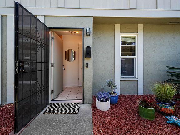 3rd image of 187 Del Sur Court