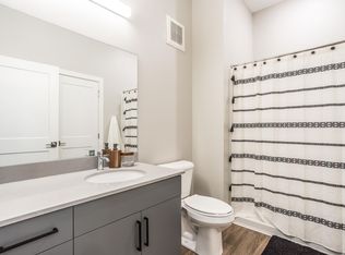 400 SW 7th St #305, Des Moines, IA 50309