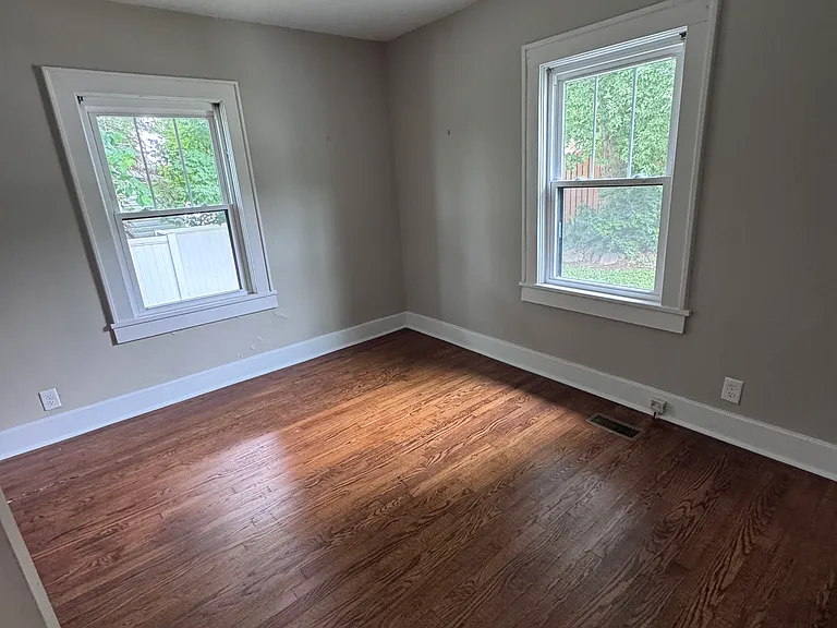 508 6th Ave — Photo 8