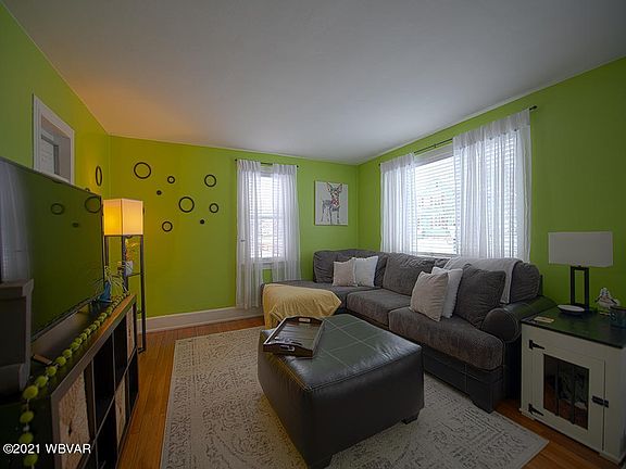 3rd image of 250 W Mountain Ave