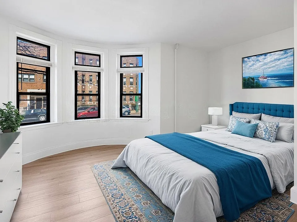 866 Huntington Ave #3