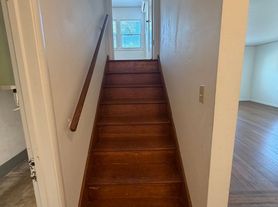 Large one bedroom duplex with garage in Elmhurst, 1 br / 1.0 ba, $1925