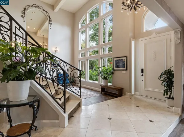 2550 E Jenny Ave, Fresno, CA 93720