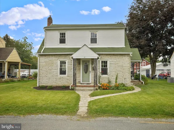 18 Barnett Ave, Waynesboro, PA 17268
