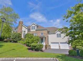 630 Quaker Ridge Ter, Easton, PA 18042