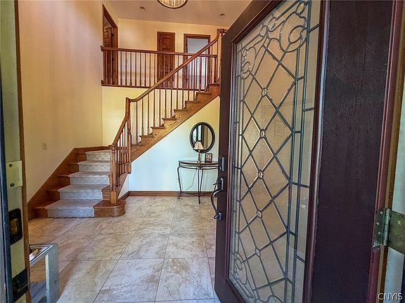 5th image of 6125 Oakridge Rd
