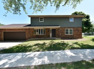 403 N Frolic Ave, Waukegan, IL 60085